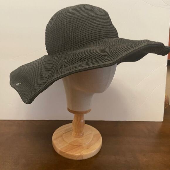 Peter Grimm black floppy hat - Picture 4 of 6